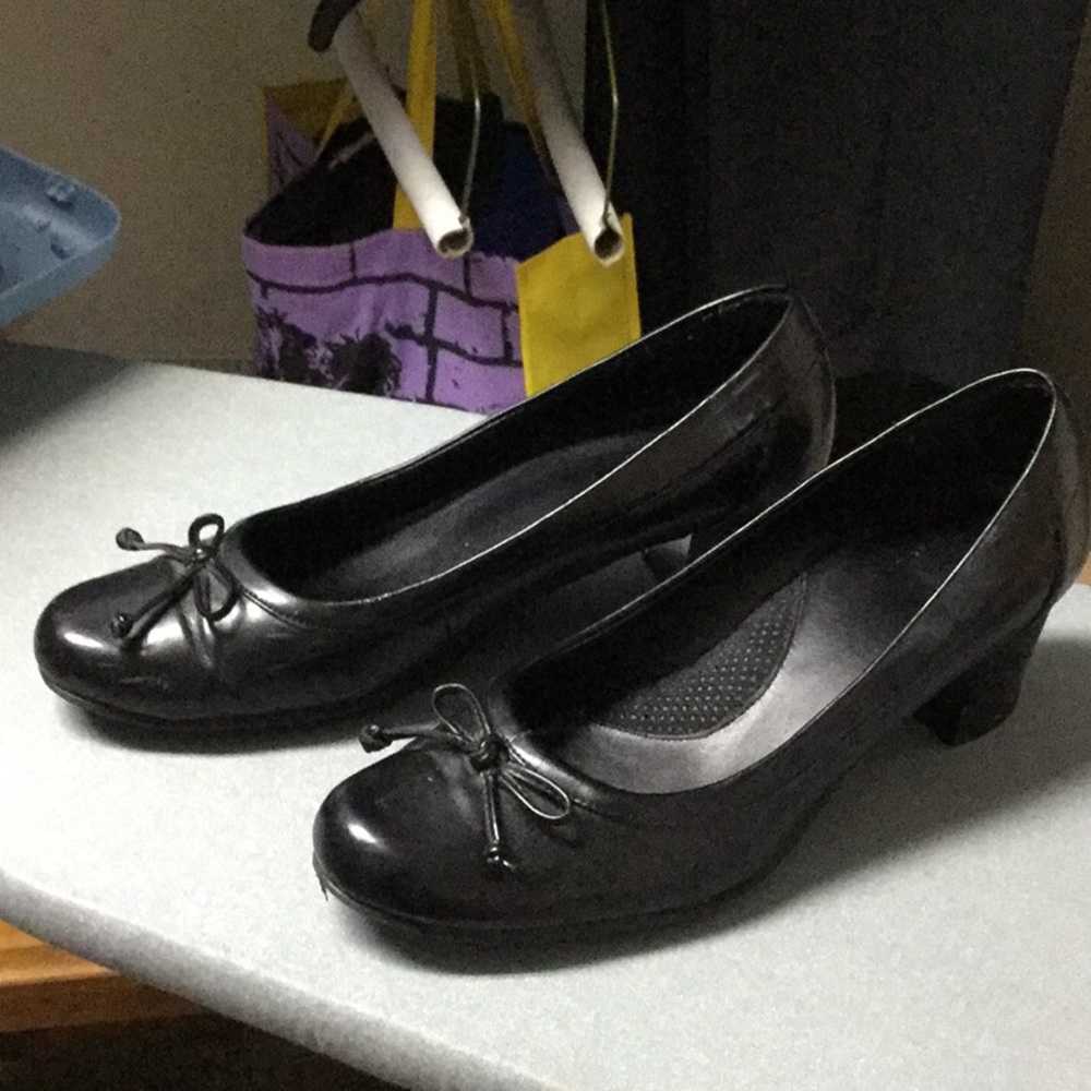 Shoes - Picture 2 of 2